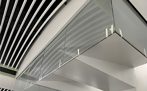 安定玻璃挡烟垂壁