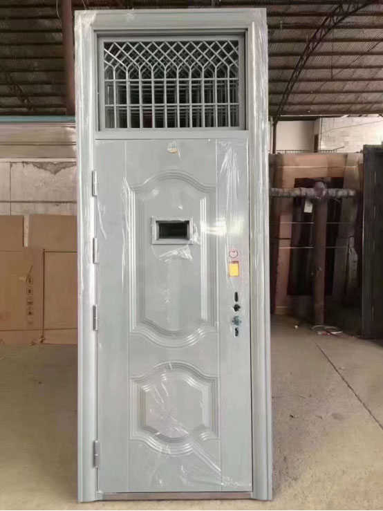 安定学校教室门