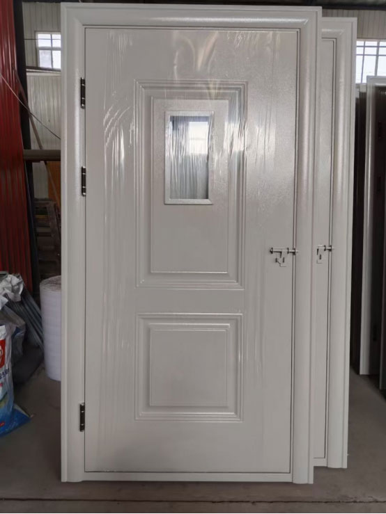 安定学校教室门