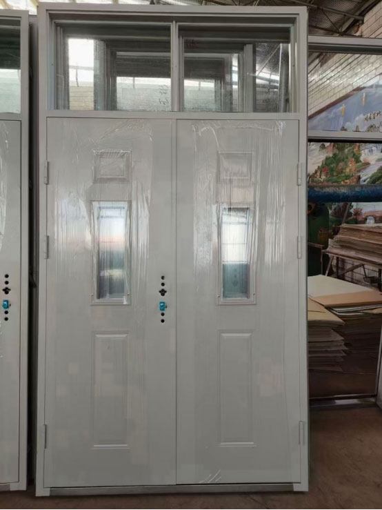 安定学校教室门