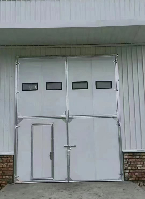 安定工业门在设备装配车间出入口的实施记录